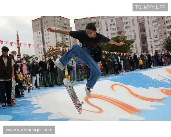 重庆滑板队在极限运动嘉年华中的精彩表现与力量展示分析