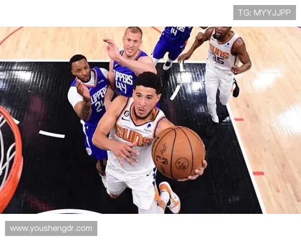 比分引领战局 聚焦精彩对决分析与关键时刻回顾 比分引领战局 聚焦精彩对决分析与关键时刻回顾